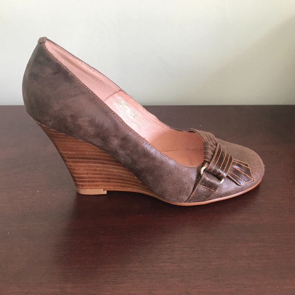 N.Y.L.A. | Brown Vespa Wedges